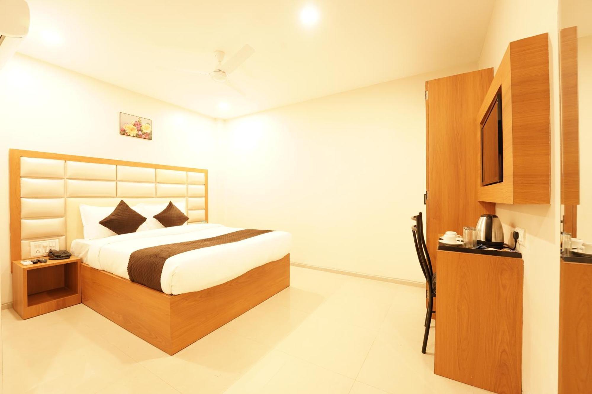 Metropolis Business Hotel 帕纳吉 外观 照片