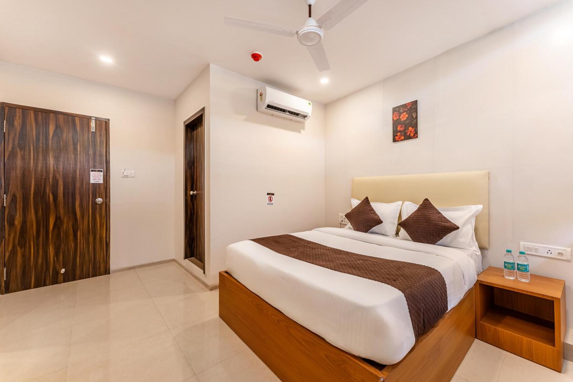 Metropolis Business Hotel 帕纳吉 外观 照片
