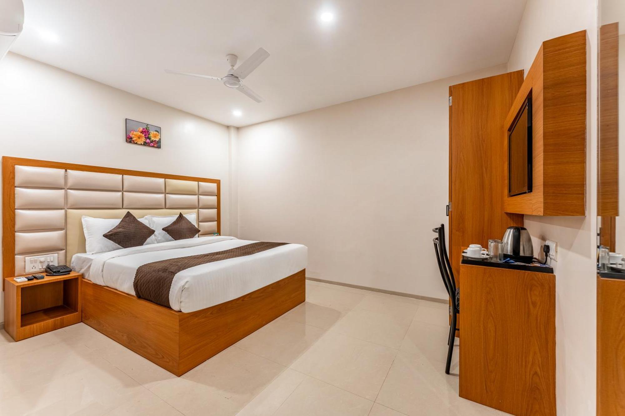 Metropolis Business Hotel 帕纳吉 外观 照片