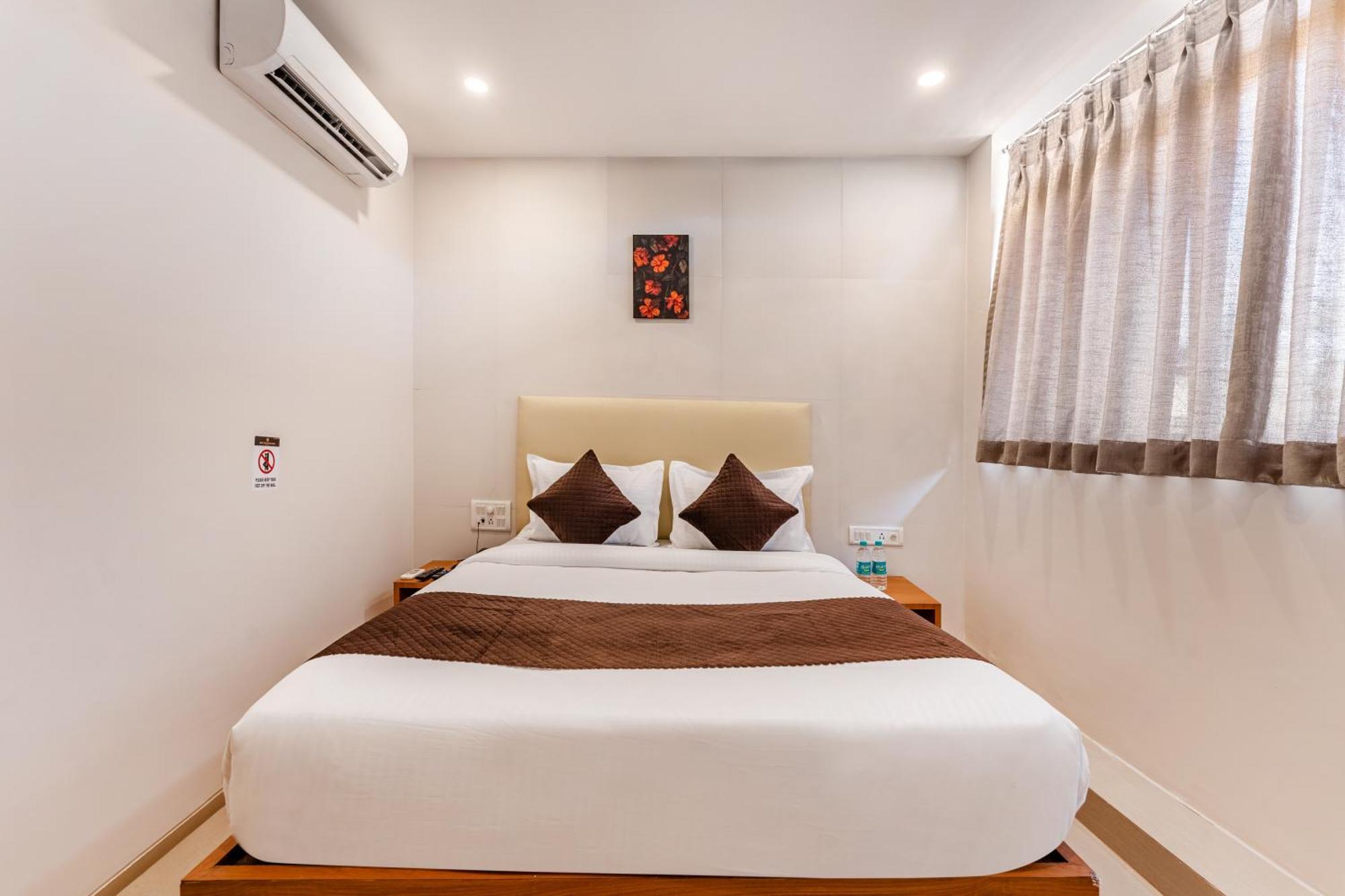 Metropolis Business Hotel 帕纳吉 外观 照片