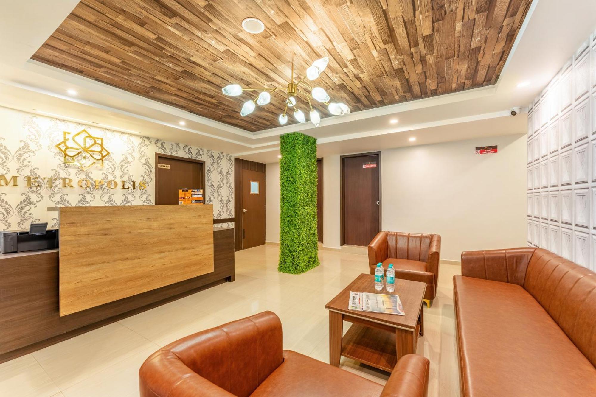 Metropolis Business Hotel 帕纳吉 外观 照片