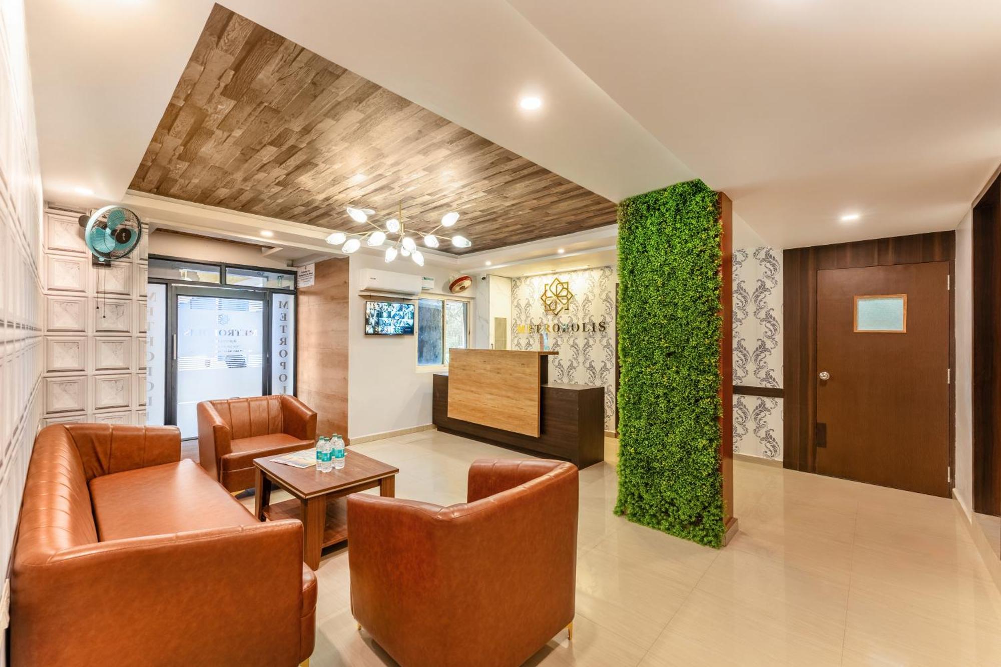 Metropolis Business Hotel 帕纳吉 外观 照片
