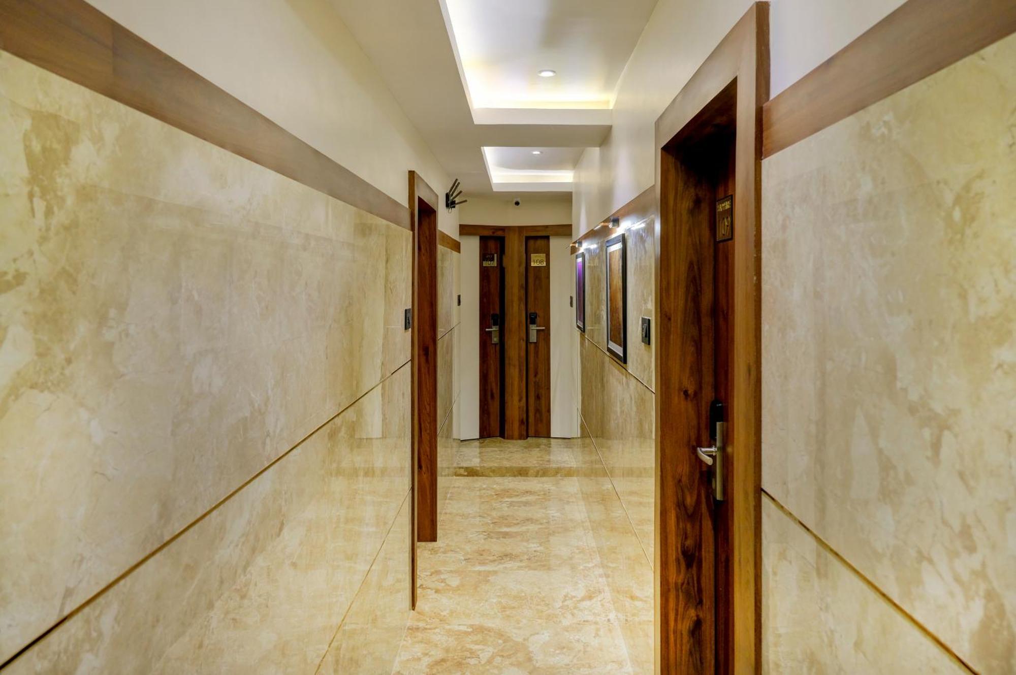 Metropolis Business Hotel 帕纳吉 外观 照片