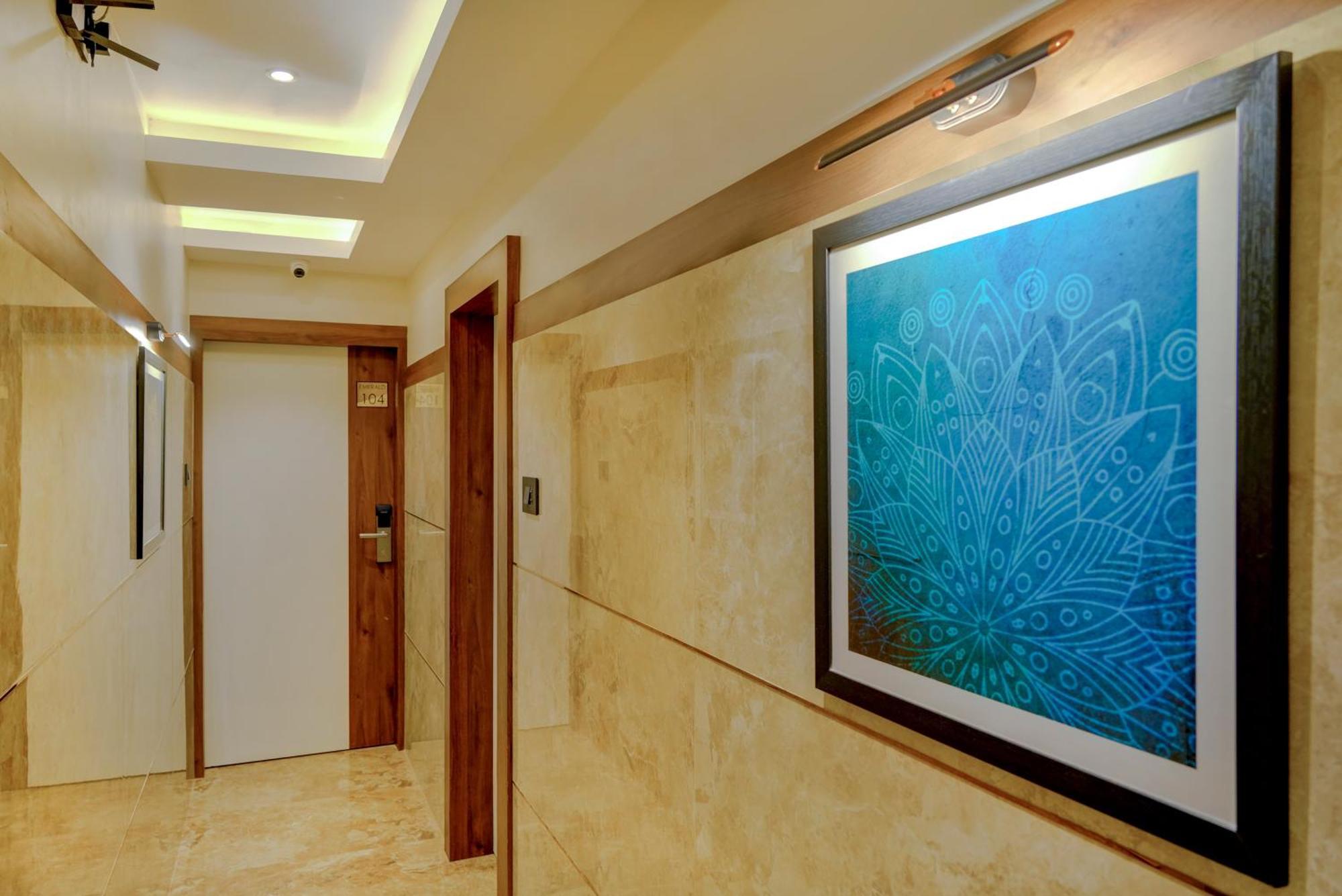 Metropolis Business Hotel 帕纳吉 外观 照片