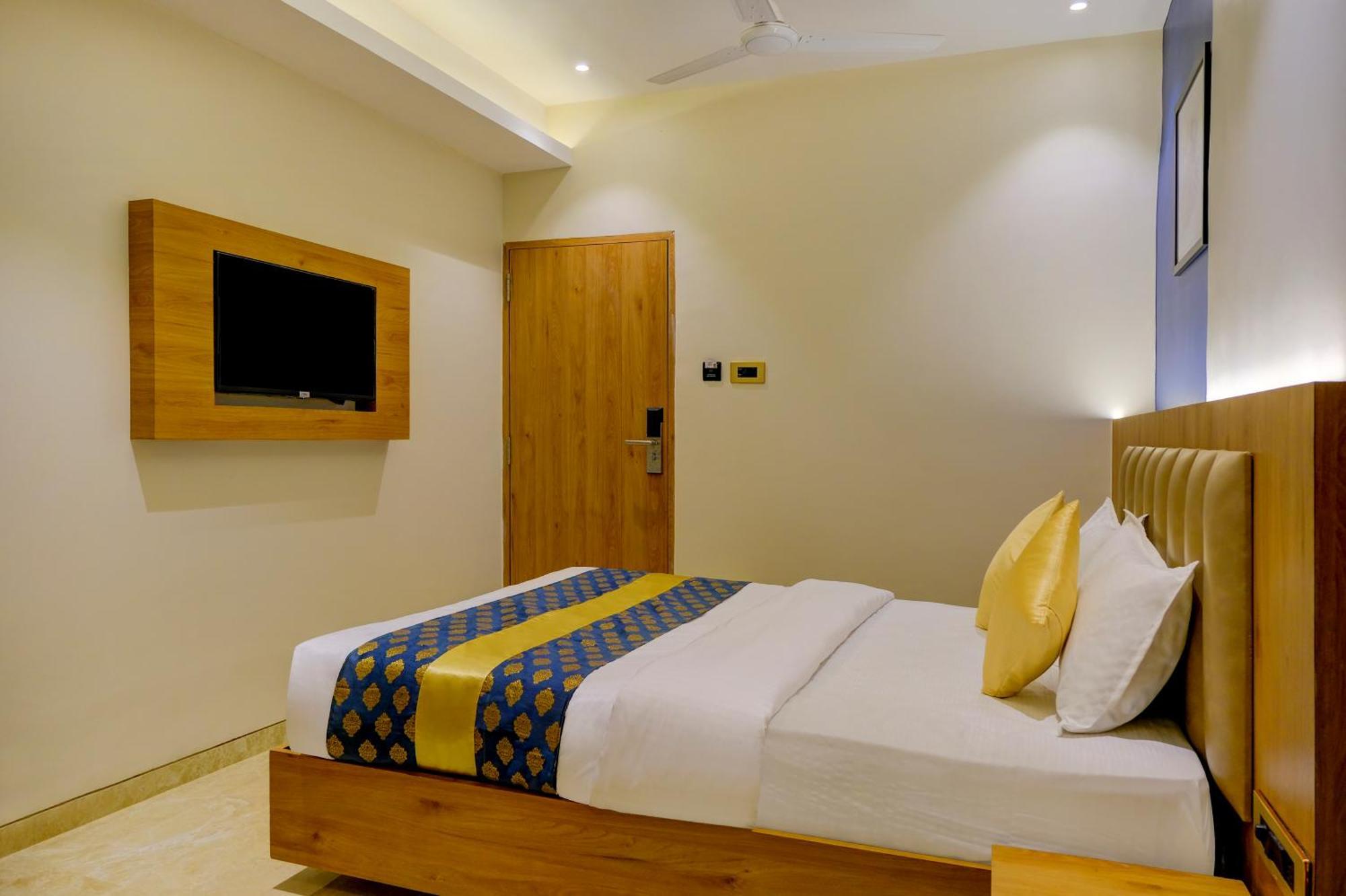 Metropolis Business Hotel 帕纳吉 外观 照片