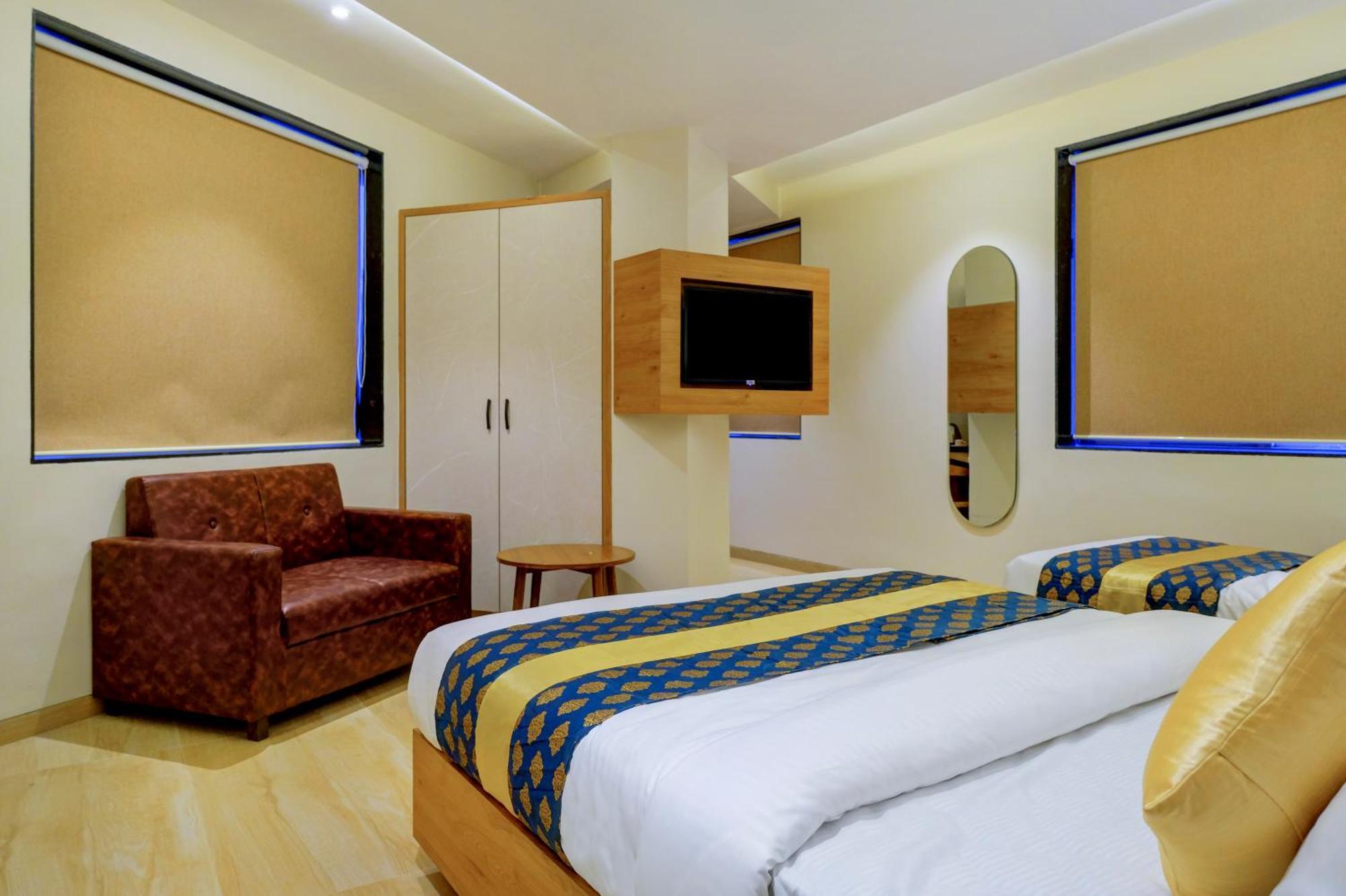 Metropolis Business Hotel 帕纳吉 外观 照片