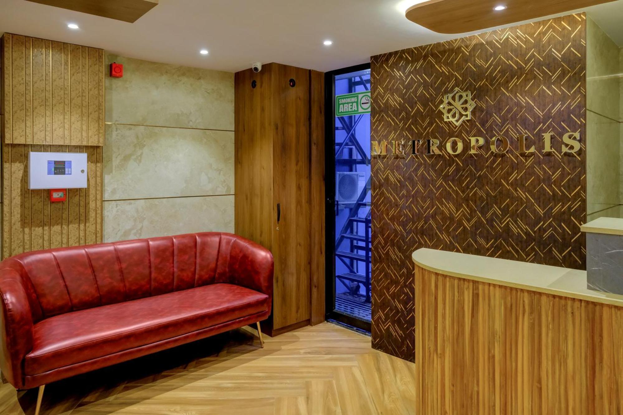 Metropolis Business Hotel 帕纳吉 外观 照片
