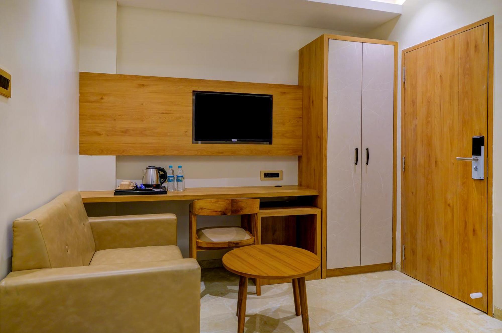 Metropolis Business Hotel 帕纳吉 外观 照片