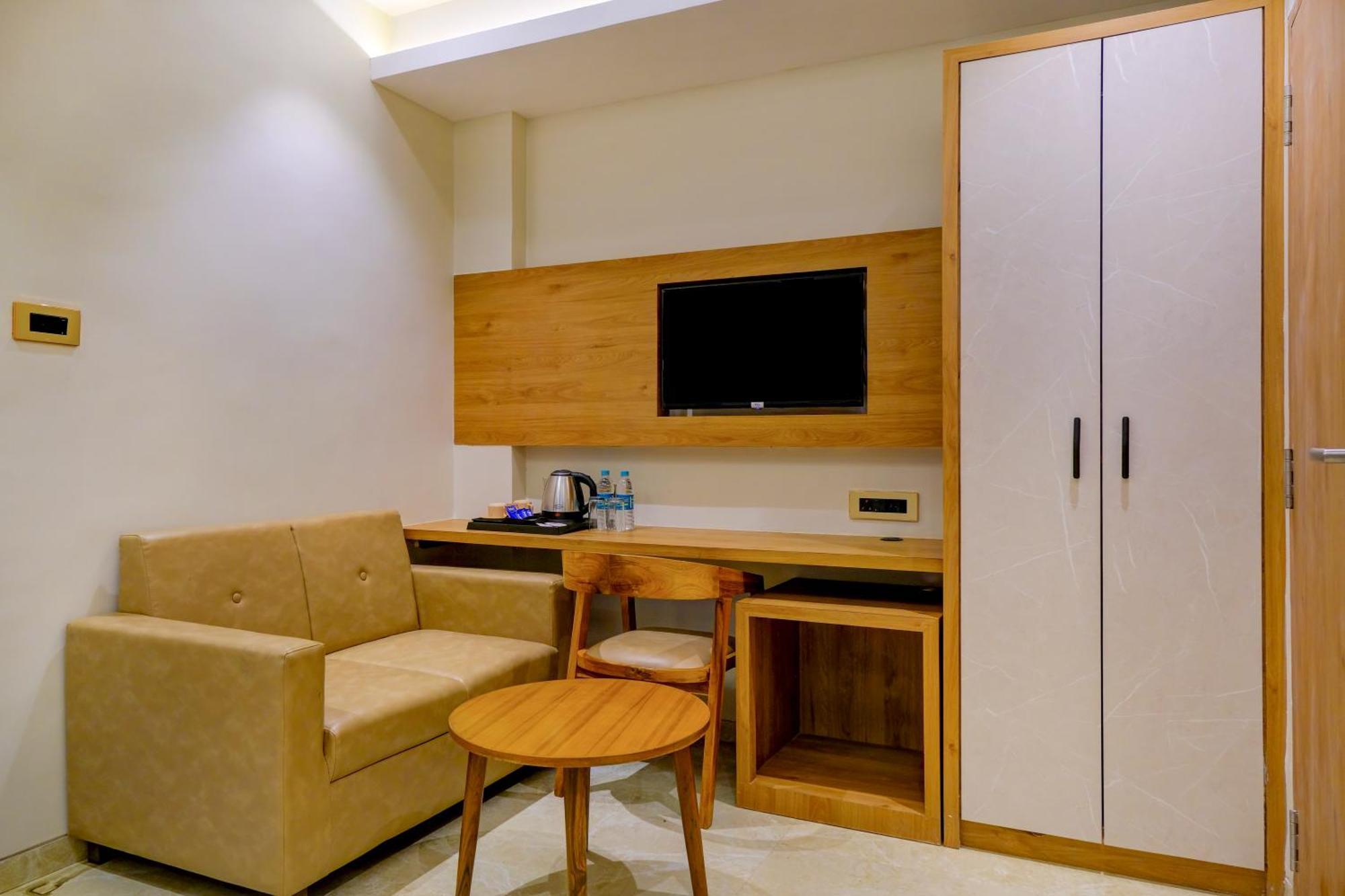 Metropolis Business Hotel 帕纳吉 外观 照片
