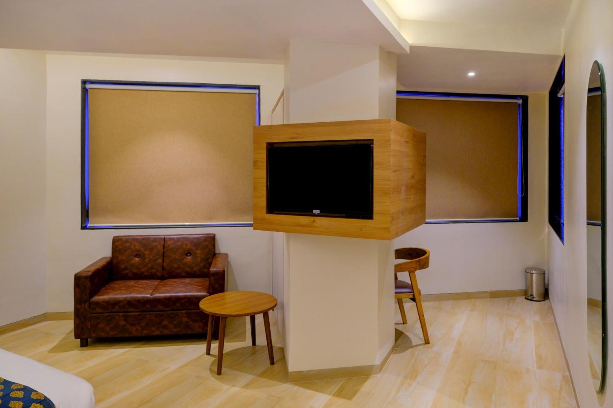 Metropolis Business Hotel 帕纳吉 外观 照片