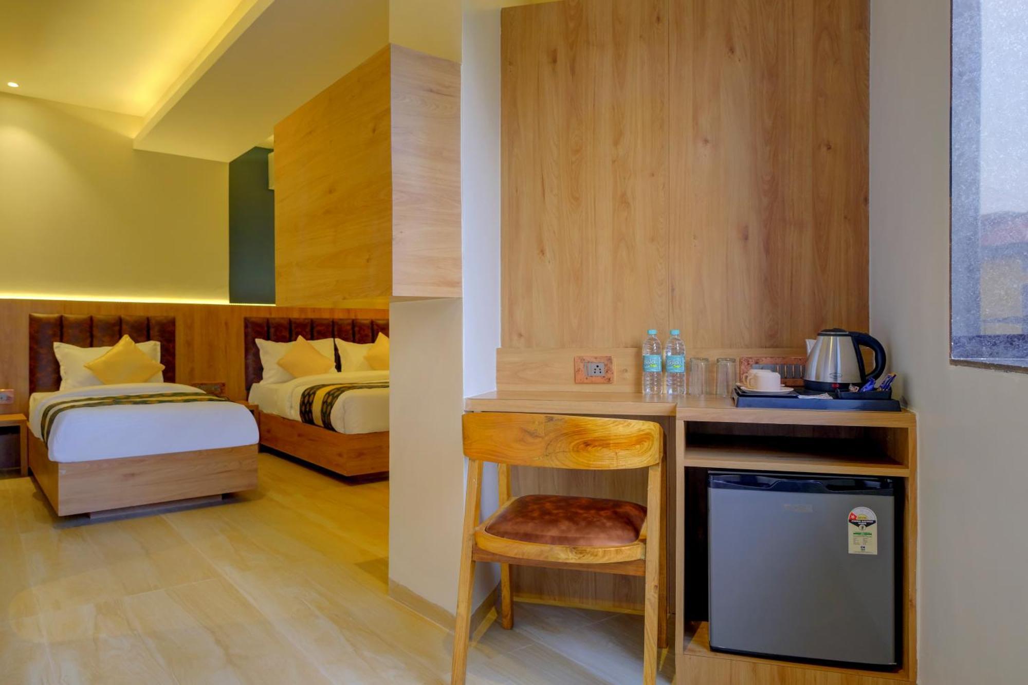 Metropolis Business Hotel 帕纳吉 外观 照片
